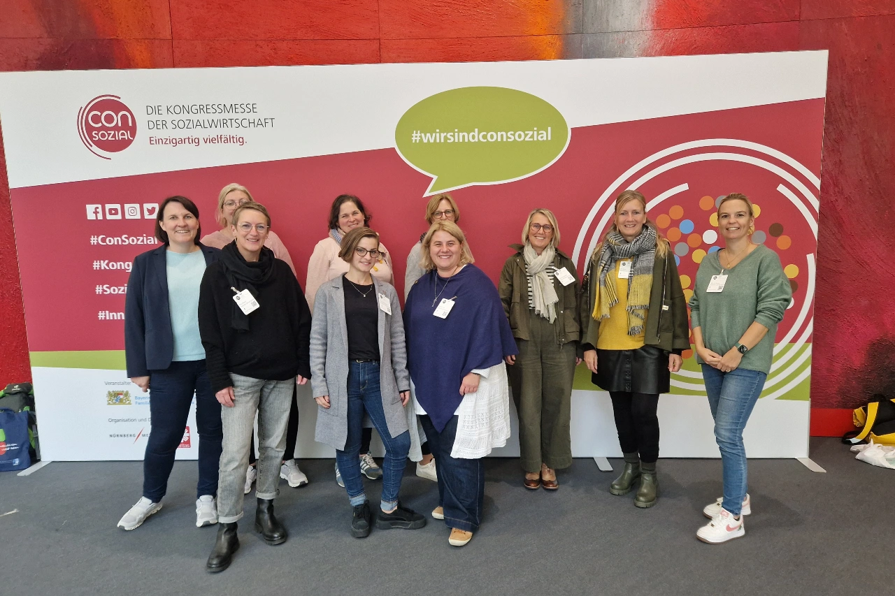 Kinderhilfe-Delegation besucht Messe Consozial