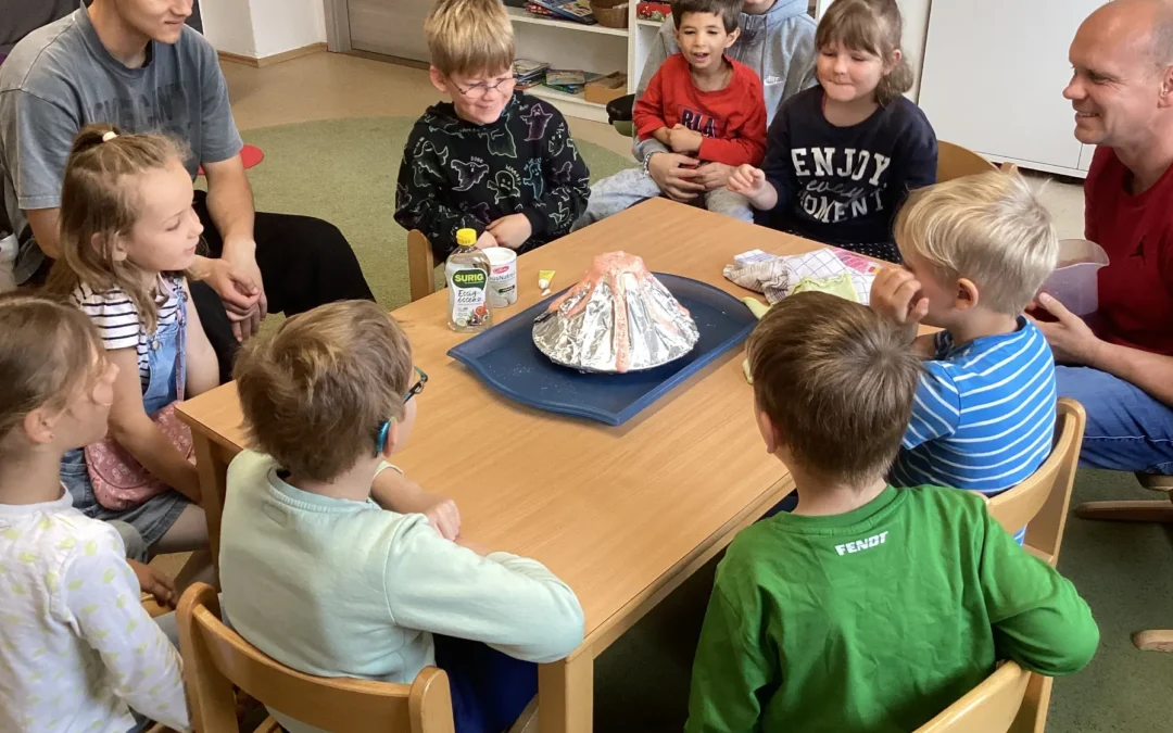 Lebendig, neugierig, mittendrin: Ein Blick ins Kinderhaus am Berg
