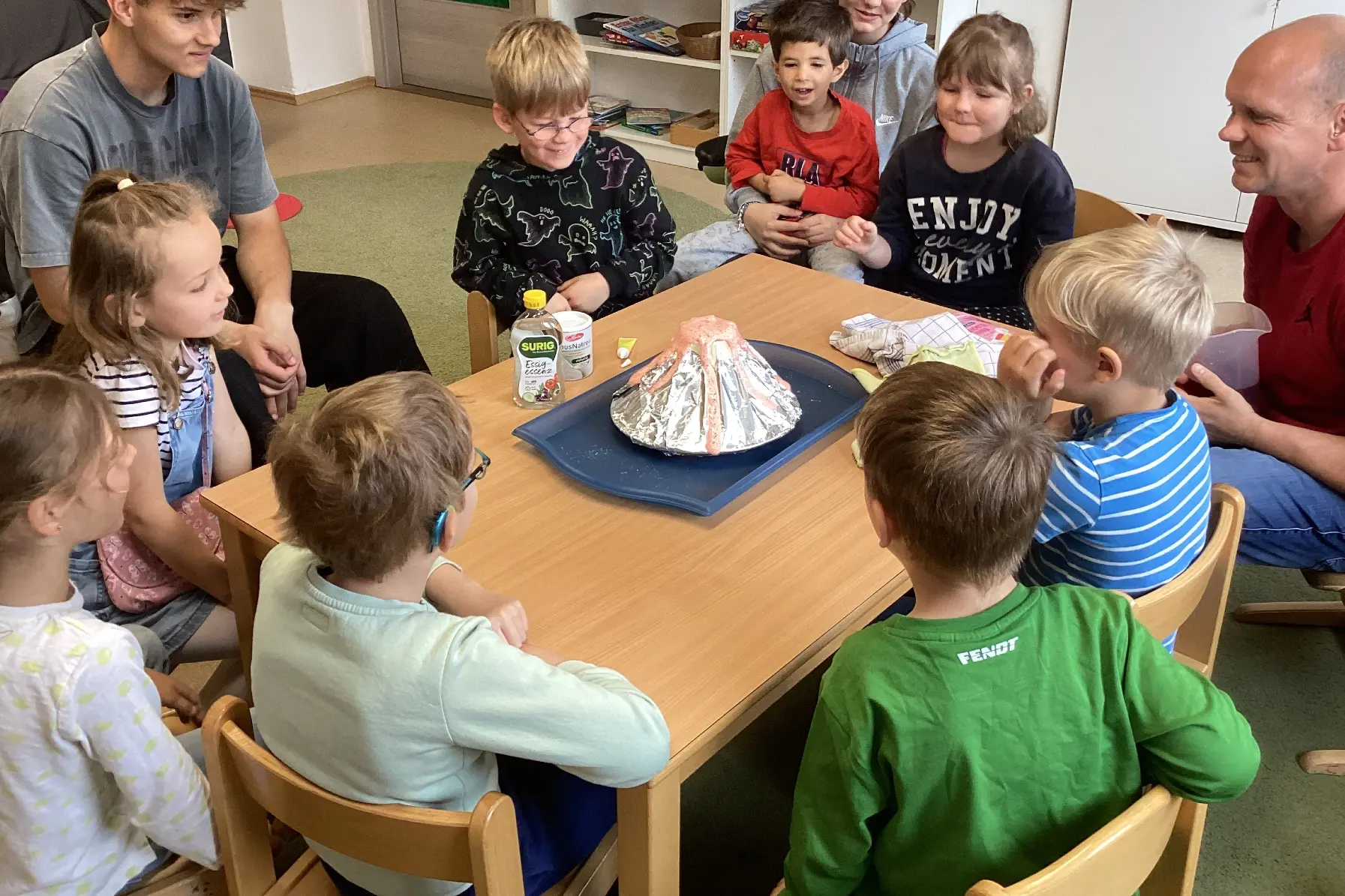 Lebendig, neugierig, mittendrin: Ein Blick ins Kinderhaus am Berg