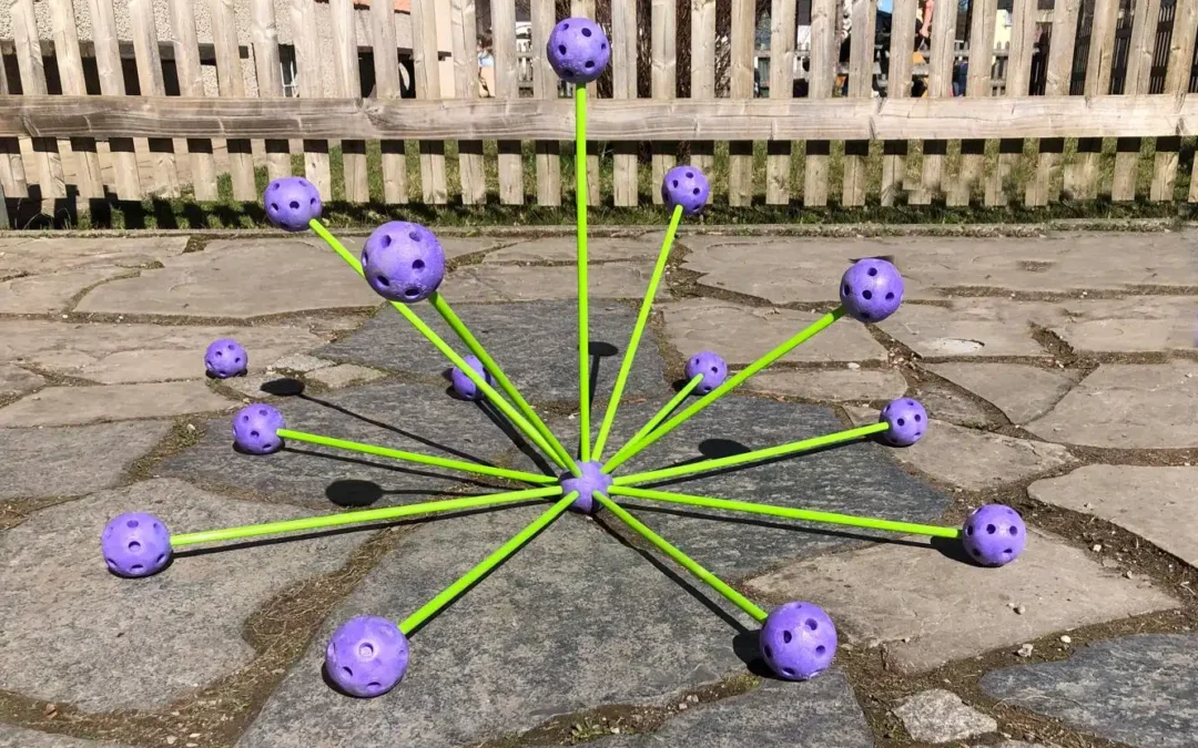 Skulpturen im Pausenhof
